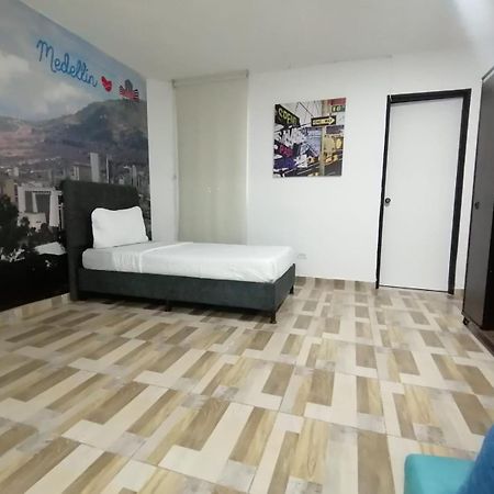 AW Hotel Urban 80 Medellin Bagian luar foto